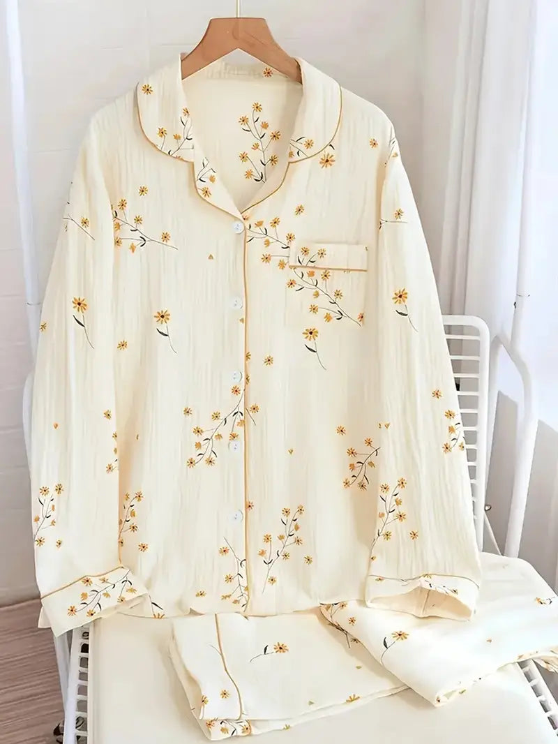 Cozy Daisy Print Pajama Set for Women (3)