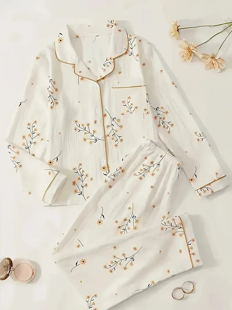 Cozy Daisy Print Pajama Set for Women (2)