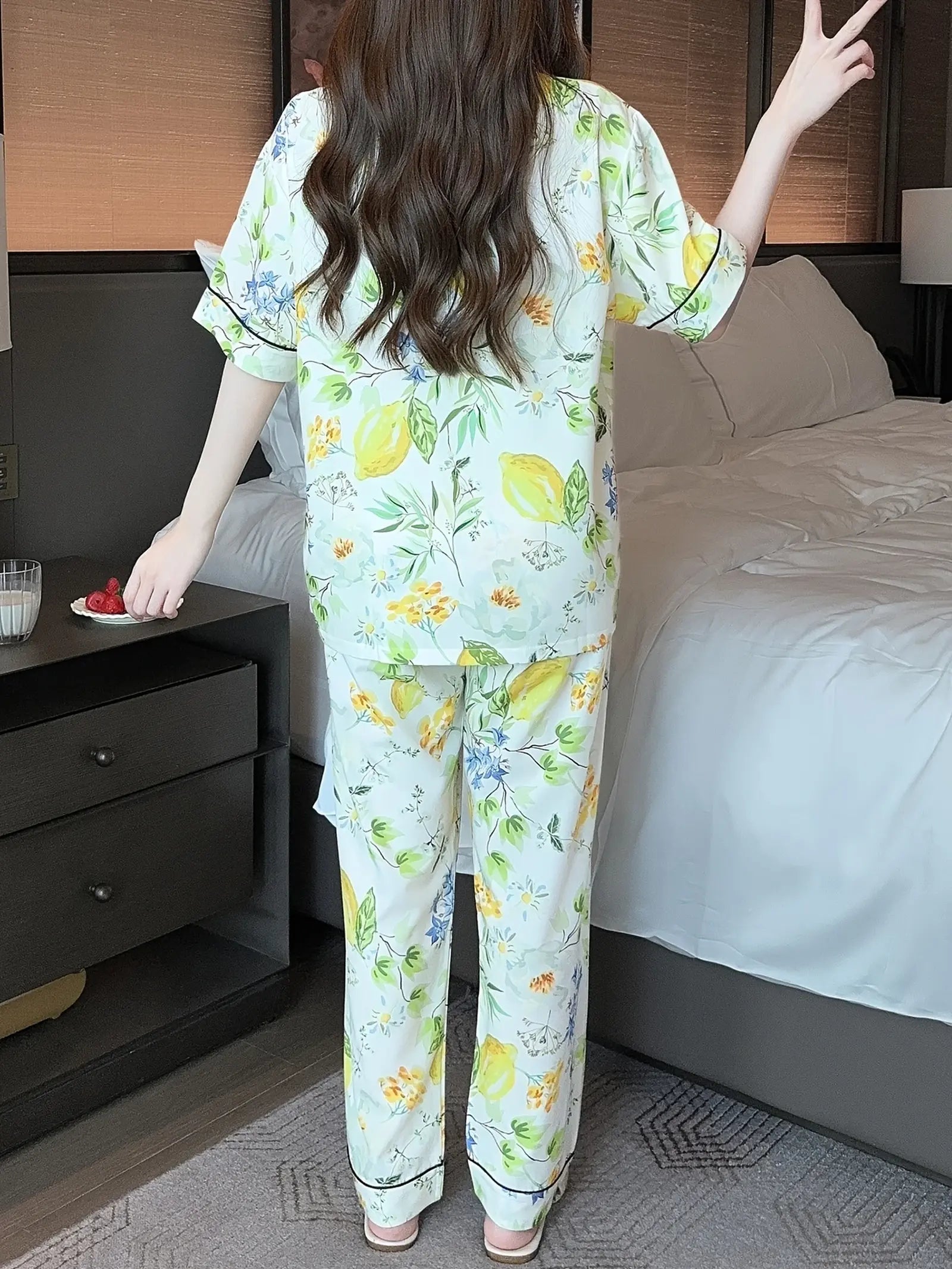 Elegant Floral Print Pajama Set Short Sleeve (2)
