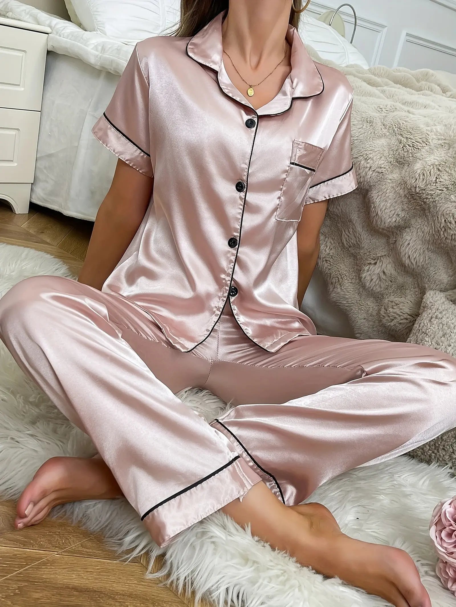 Pink Satin Short Sleeve Top and Pants Pajamas Set (3)