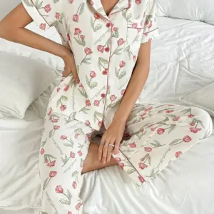 Comfortable Casual Wear Elegant Floral Print Pajama Set for Women