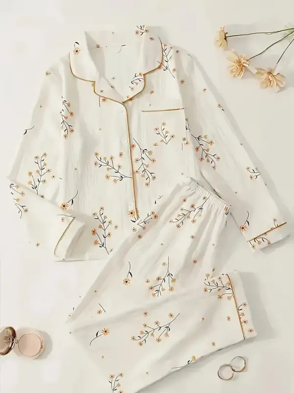 Cozy Daisy Print Pajama Set for Women - Image 7