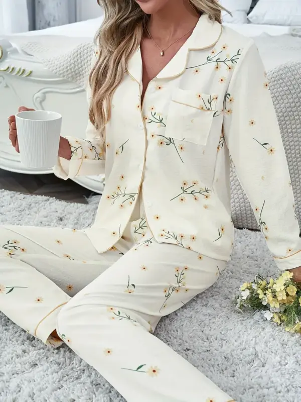 Cozy Daisy Print Pajama Set for Women - Image 3